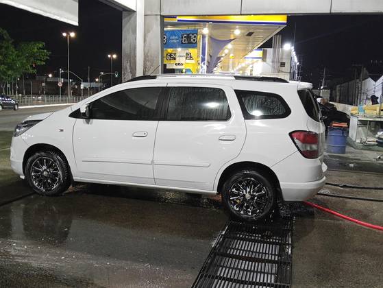 CHEVROLET SPIN 1.8 LT 8V FLEX 4P MANUAL